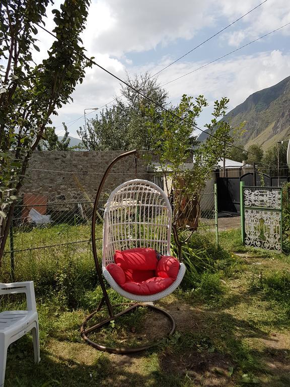 Nino'S Guest House Kazbegi Exterior photo