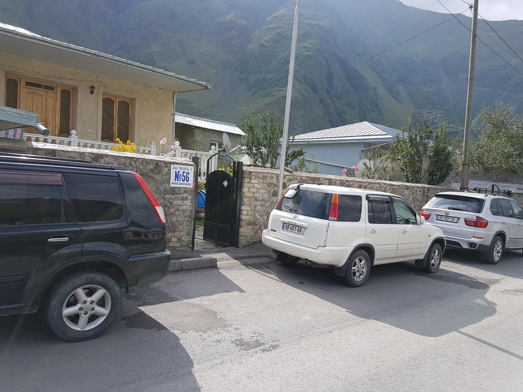 Nino'S Guest House Kazbegi Exterior photo